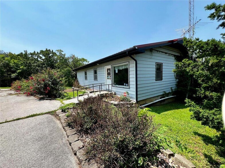 More Photos Of 22199 Highway Y, Saint Robert Medical For Sale