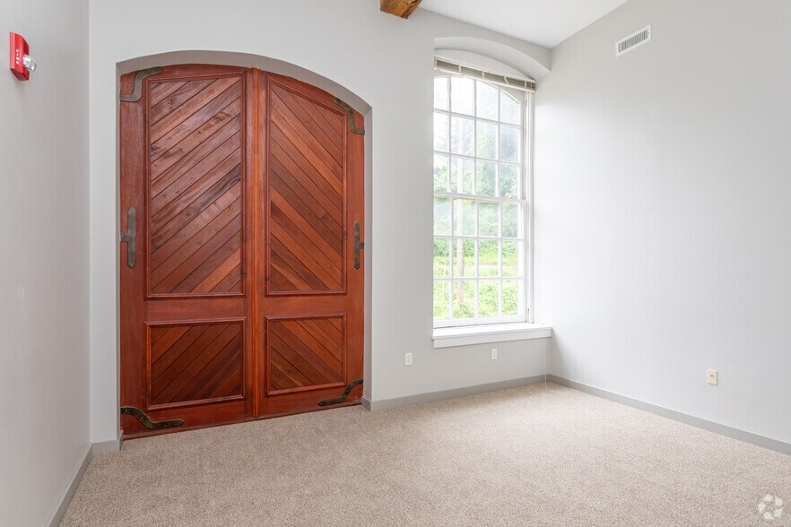 More Photos Of 3300 Clipper Mill Rd, Baltimore Apartments For Lease