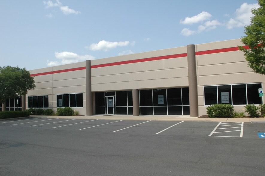 More Photos Of 7951 Gainsford Ct, Bristow Light Distribution For Lease