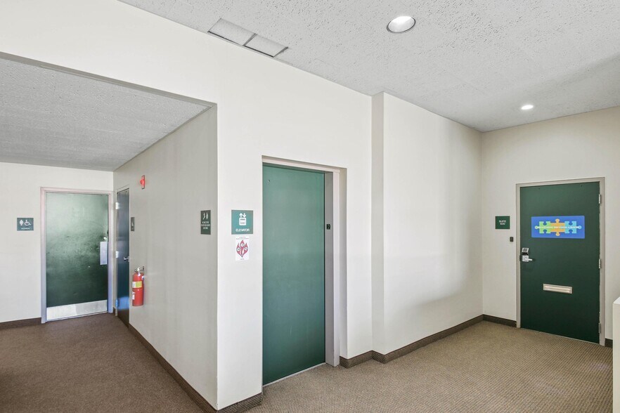 More Photos Of 10 W Northampton St, Wilkes-Barre Storefront For Sale