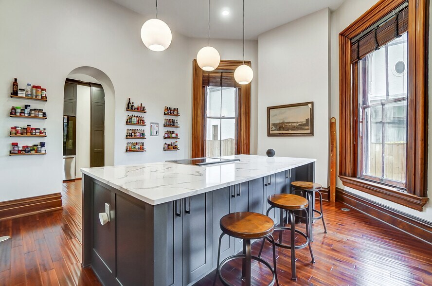 More Photos Of 208 W Monument Ave, Dayton Office Residential For Sale