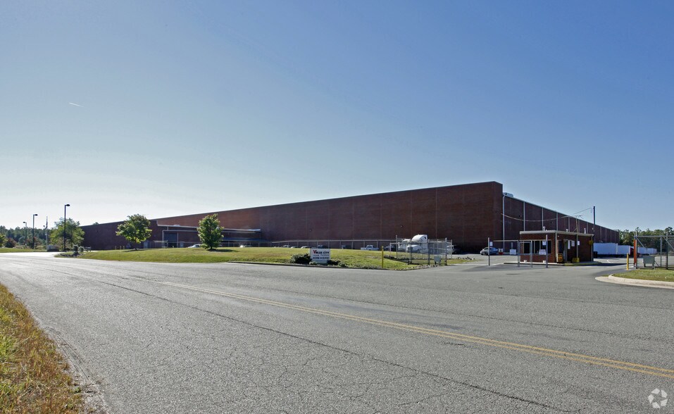 More Photos Of 11266 Enterprise Pky, Ruther Glen Distribution For Lease