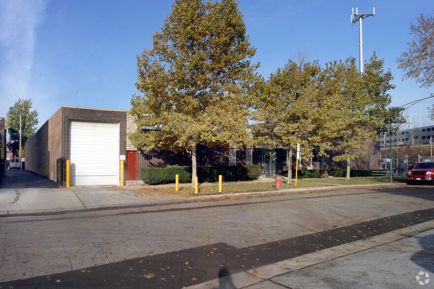 Primary Photo Of 4020 N Tripp Ave, Chicago Manufacturing For Sale