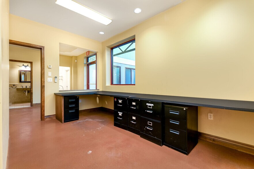 More Photos Of 12257-12295 Loma Rica Dr, Grass Valley Warehouse For Sale