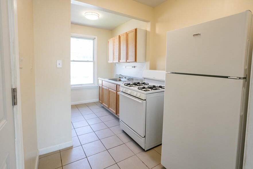 More Photos Of 7720 Pitt St, Detroit Apartments For Sale