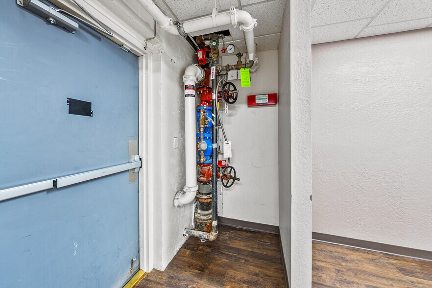 More Photos Of 2166 NW Vine St, Grants Pass Medical For Sale