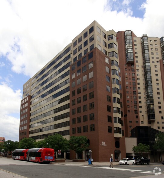 More Photos Of 901 N Stuart St, Arlington Office For Lease