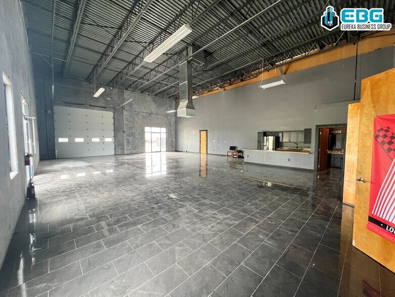 More Photos Of 708 E Houston St, Anna Warehouse For Lease