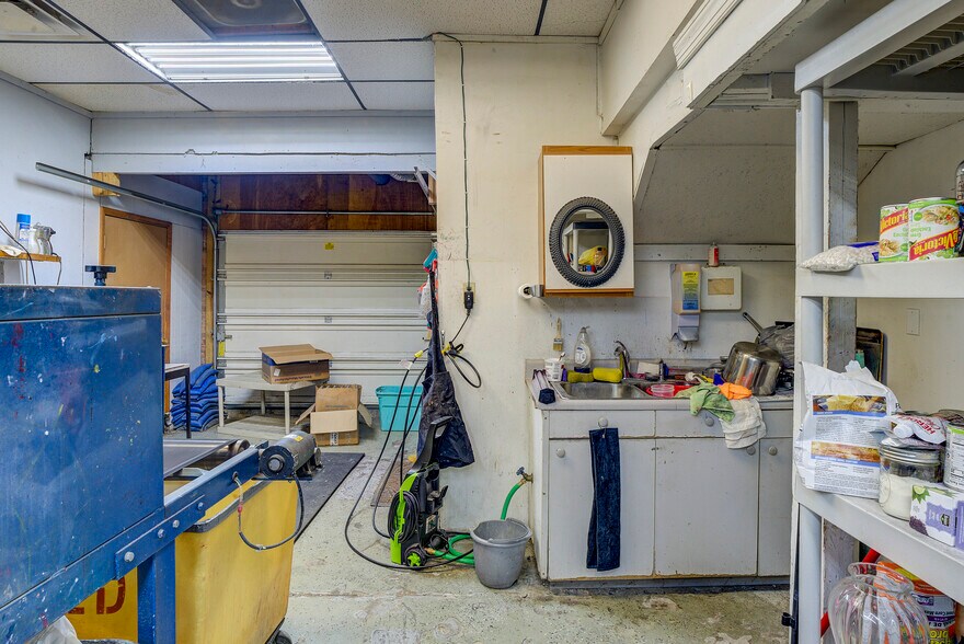 More Photos Of 140 W Market St, Johnson City Storefront Retail Residential For Sale