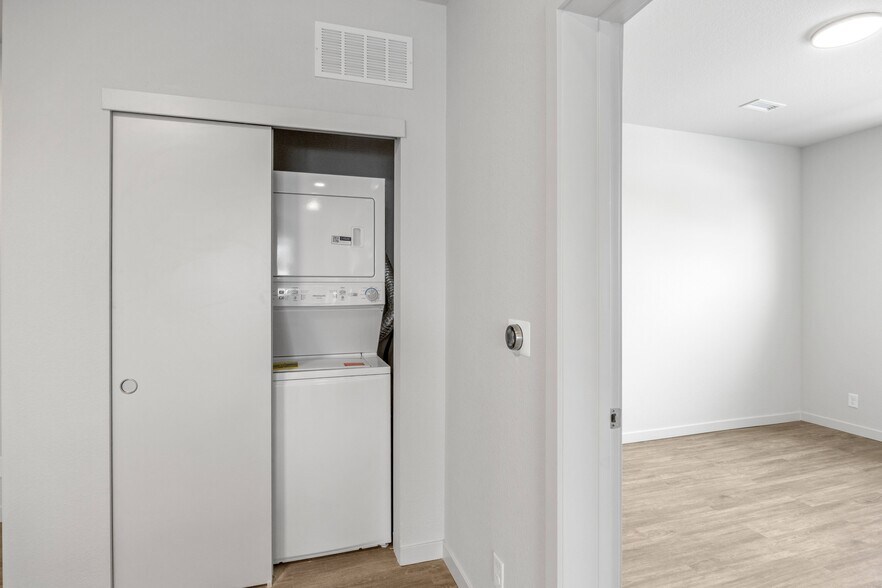 More Photos Of 5701 W Colfax Ave, Lakewood Apartments For Lease