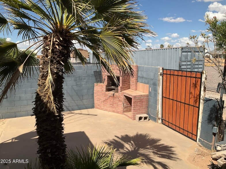 More Photos Of 15395 S Sunland Gin Rd, Arizona City Warehouse For Sale