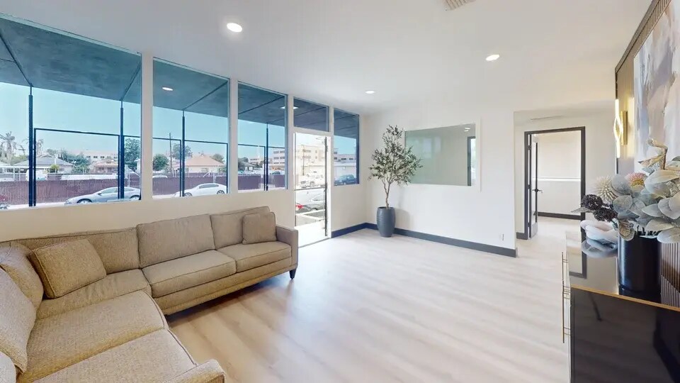 More Photos Of 2520 L St, Bakersfield Medical For Lease