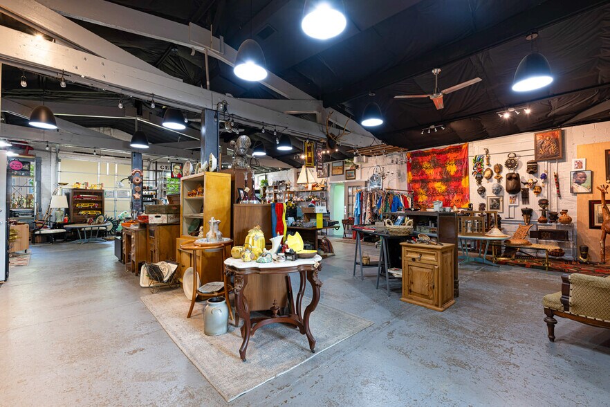 More Photos Of 136-138 Dayton St, Yellow Springs Storefront For Sale