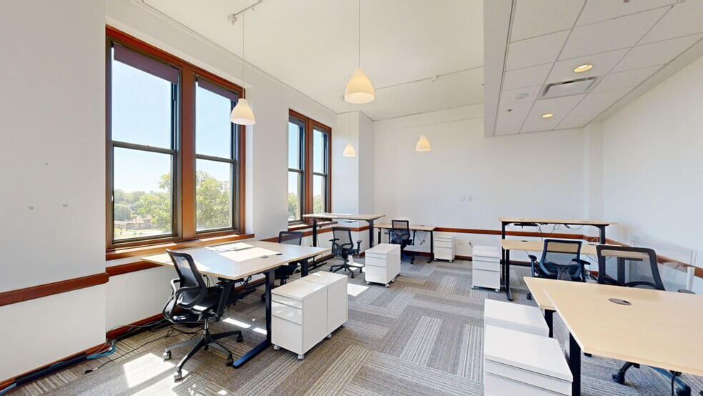 More Photos Of 300 E 39th St, Kansas City Unknown For Lease