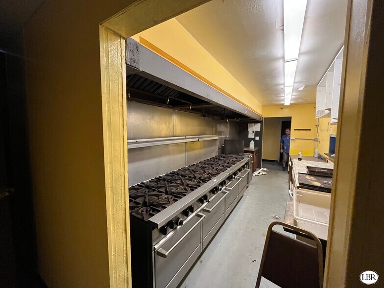 More Photos Of 3490 Garden St, Titusville Restaurant For Lease