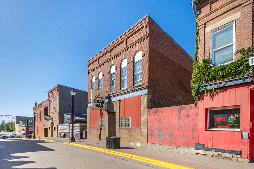 More Photos Of 60 N 2nd St, Platteville Hotel For Sale