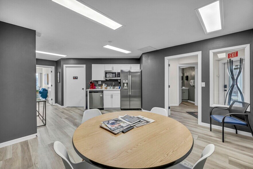 More Photos Of 1824 E Broad St, Columbus Office Residential For Lease