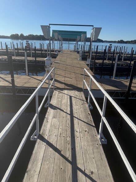 More Photos Of 136 Butler Ln, Hot Springs General Retail For Lease