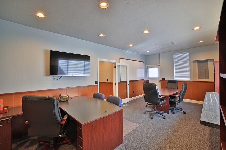 More Photos Of 15739 Pearl Ave, Collbran Light Manufacturing For Sale