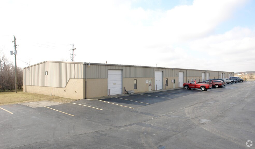 More Photos Of 6274-6290 Seeds Rd, Grove City Warehouse For Lease