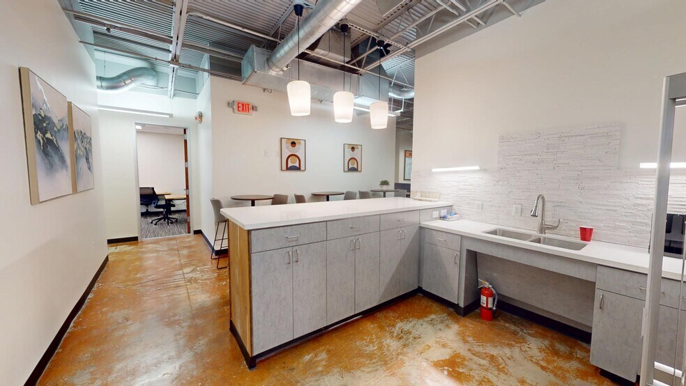 More Photos Of 6719 N Lamar Blvd, Austin Office For Lease