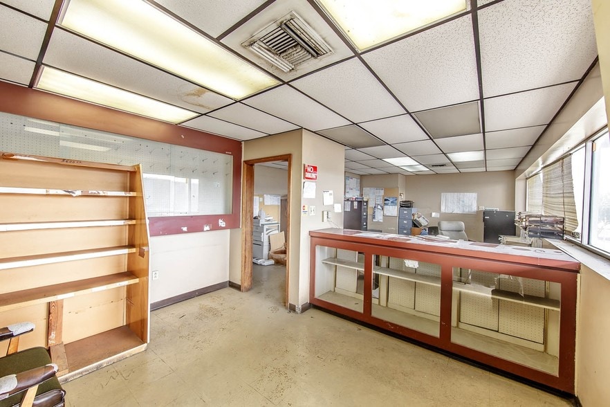More Photos Of 111 Dickson Rd, Houma Warehouse For Lease