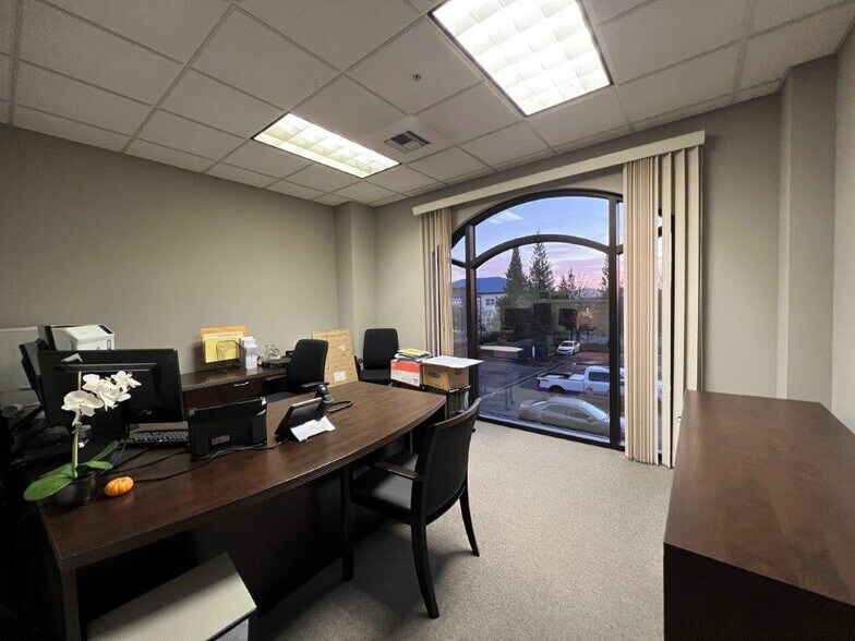 More Photos Of 930 Executive Way, Redding Office For Sale