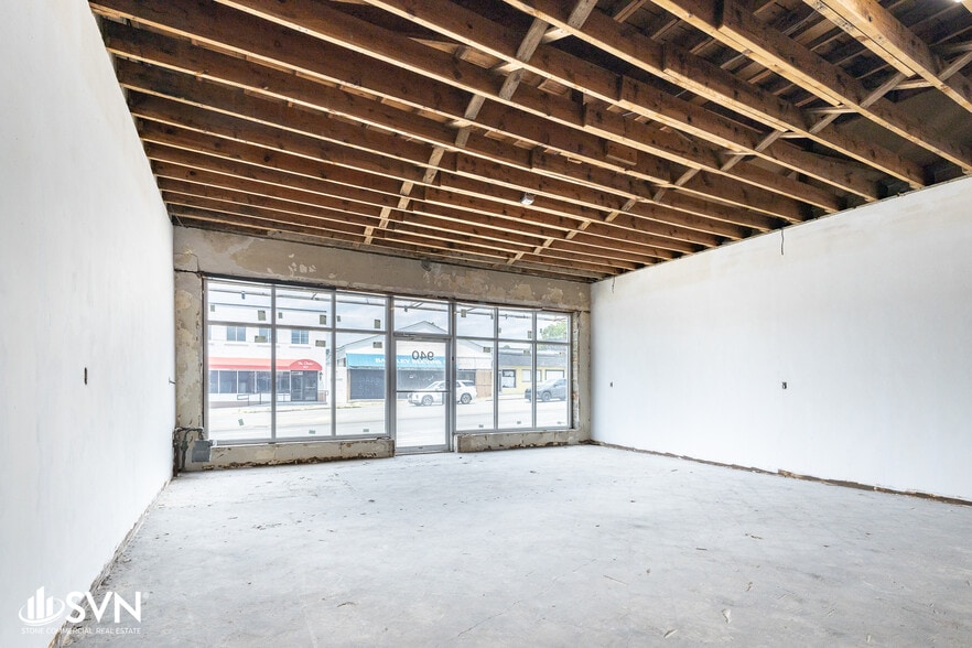 More Photos Of 940-942 Winchester Rd, Lexington Storefront For Lease