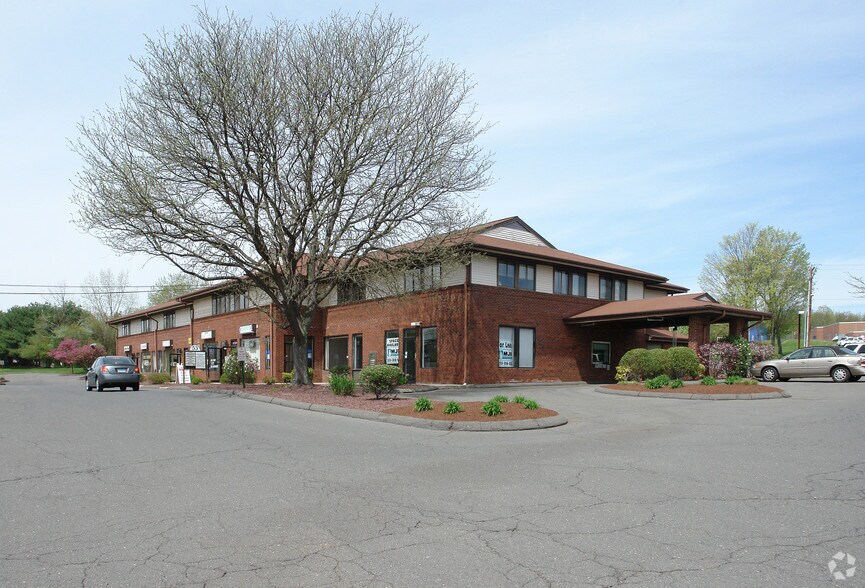 More Photos Of 53 New Britain Ave, Rocky Hill Unknown For Lease