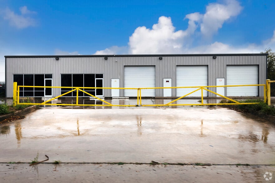 Primary Photo Of 4503 Gessner Rd, Houston Freestanding For Lease