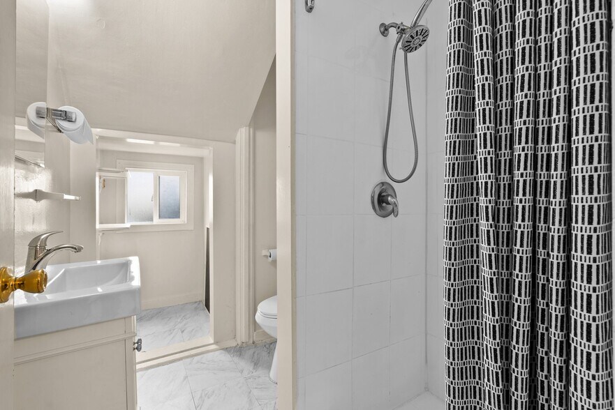 More Photos Of 2930-2932 Adeline St, Berkeley Apartments For Sale