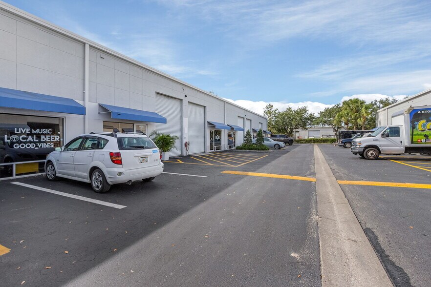 More Photos Of 4110 Enterprise Ave, Naples Unknown For Lease