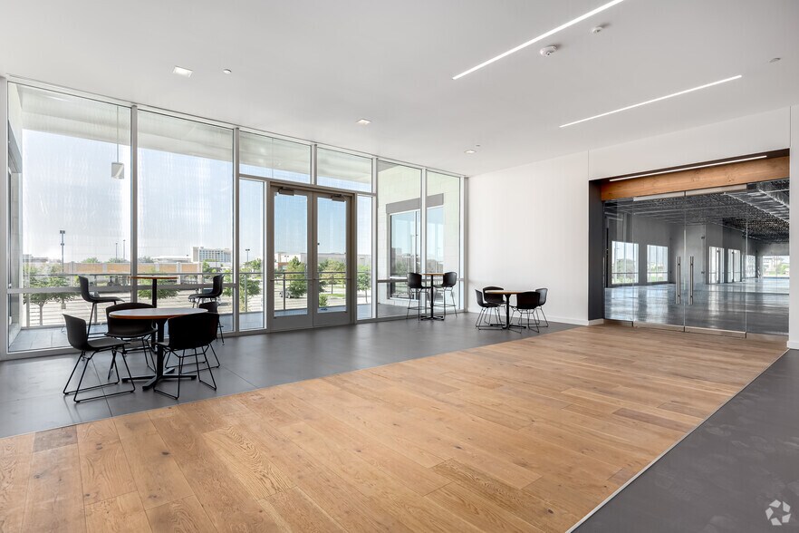 More Photos Of 195 Murray Farm Dr, Allen Office For Sale