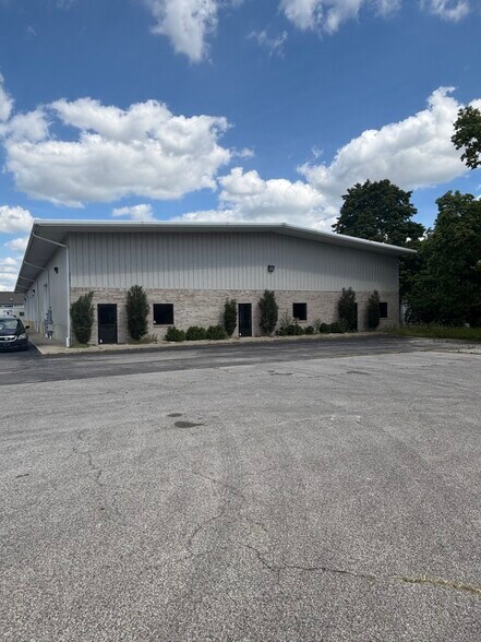 Primary Photo Of 2787 Klondike Rd, West Lafayette Showroom For Lease