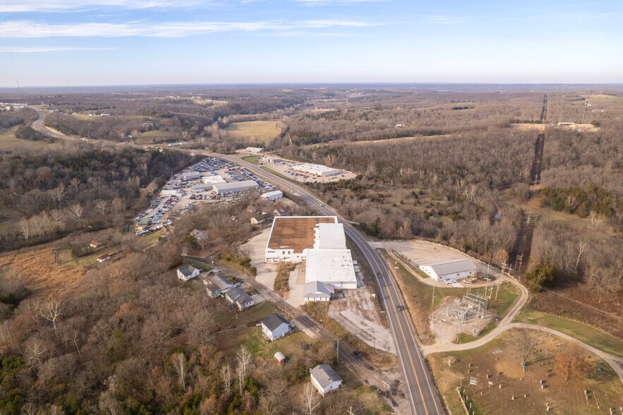 More Photos Of 209 W Main St, Linn Warehouse For Sale