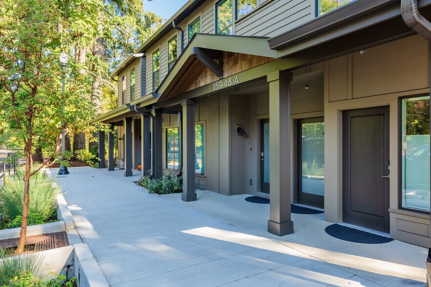 More Photos Of 15948 Quarry Rd, Lake Oswego Apartments For Sale