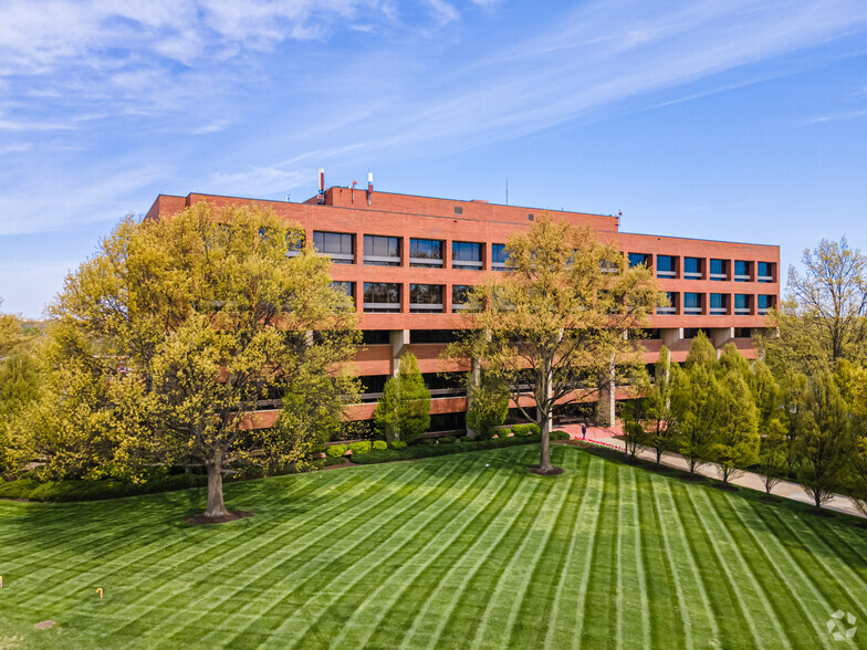 Primary Photo Of 11880 College Blvd, Overland Park Office For Lease