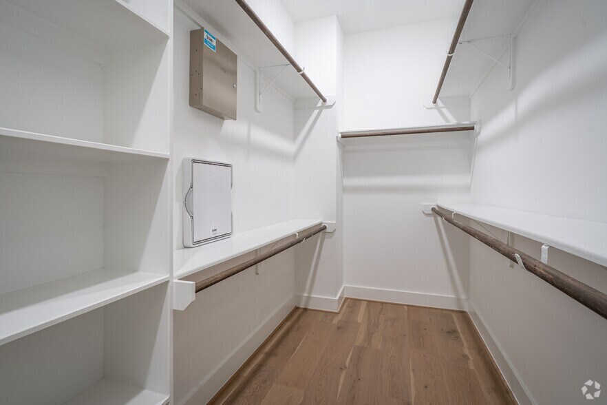 More Photos Of 316 Thornton Rd, Houston Apartments For Sale