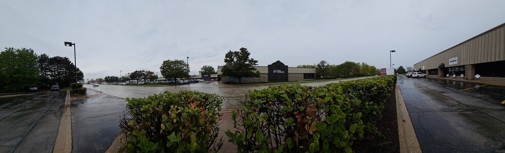 More Photos Of 825 W 75th St, Willowbrook Light Manufacturing For Sale