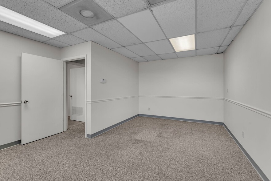 More Photos Of 3320 Sw Harrison St, Topeka Office For Lease