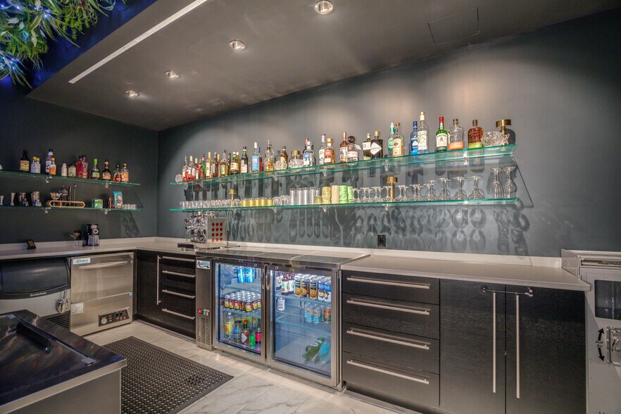 More Photos Of 900-914 Olive St, Saint Louis Office Residential For Lease