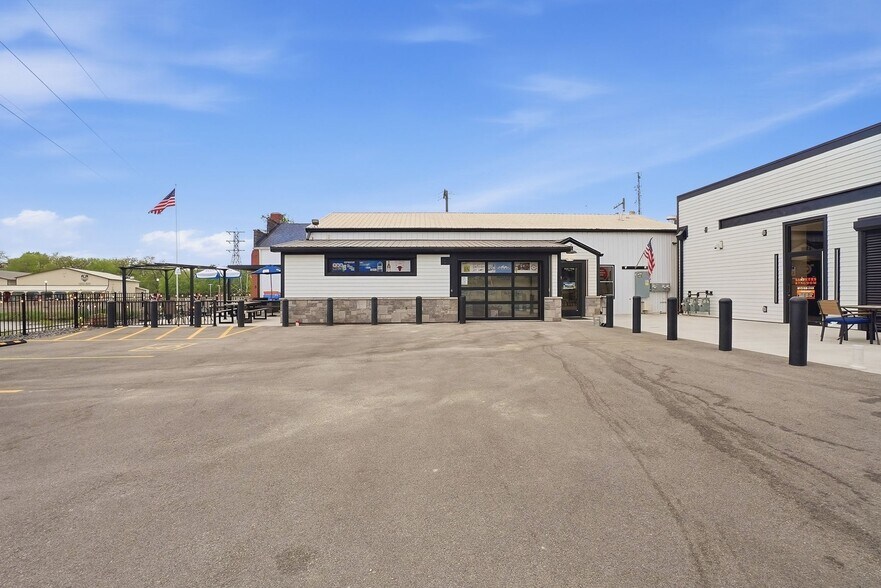 More Photos Of 116-118 S Water St, Wilmington Storefront Retail Office For Sale