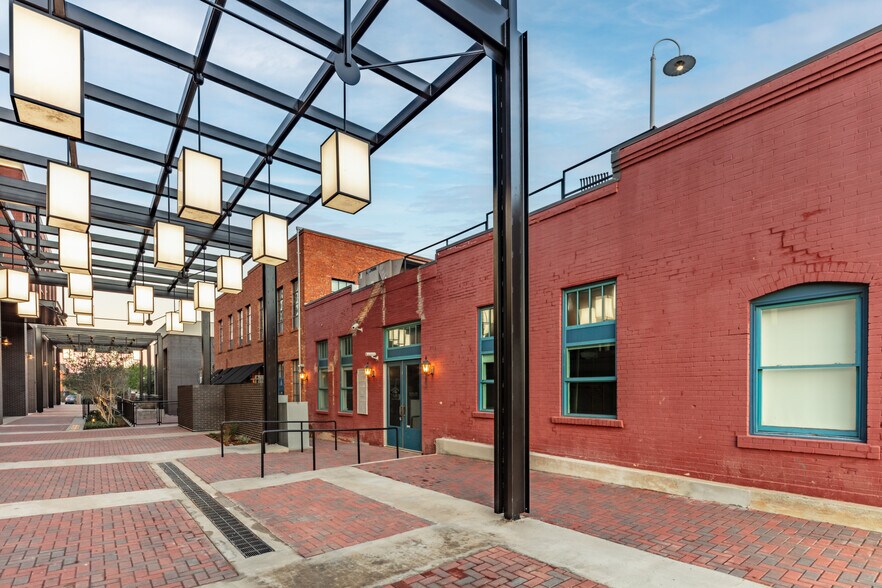 More Photos Of 701 W Magnolia Ave, Fort Worth Unknown For Lease