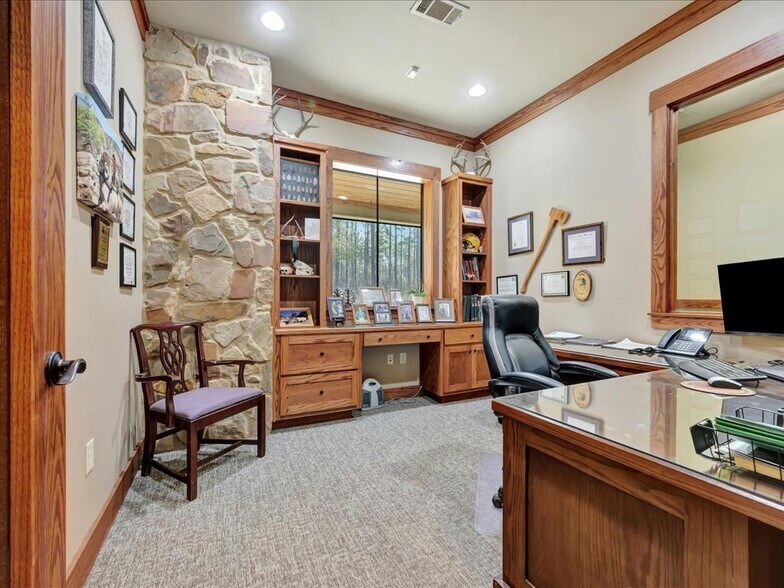 More Photos Of 7680 FM 2497, Lufkin Office For Sale