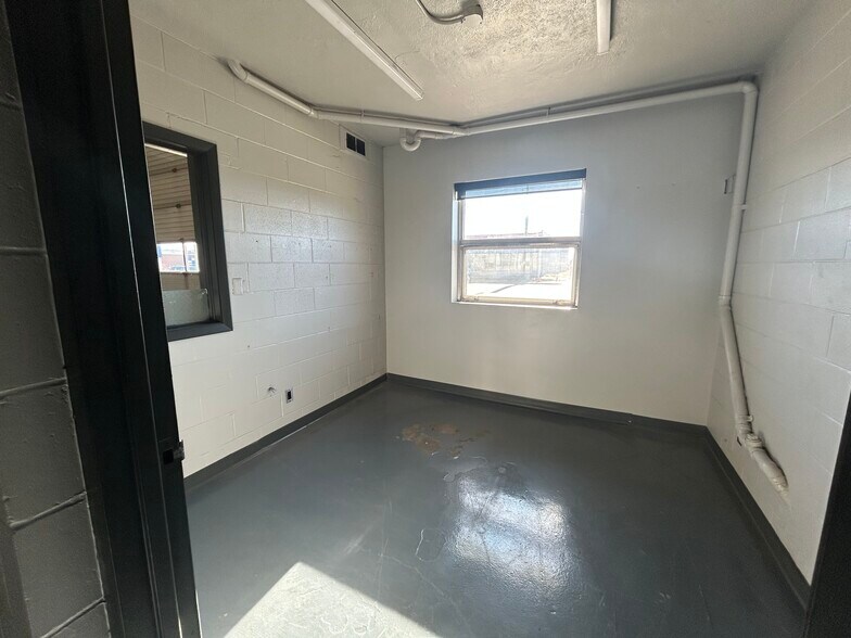 More Photos Of 207 Causeway Blvd, La Crosse Industrial For Sale