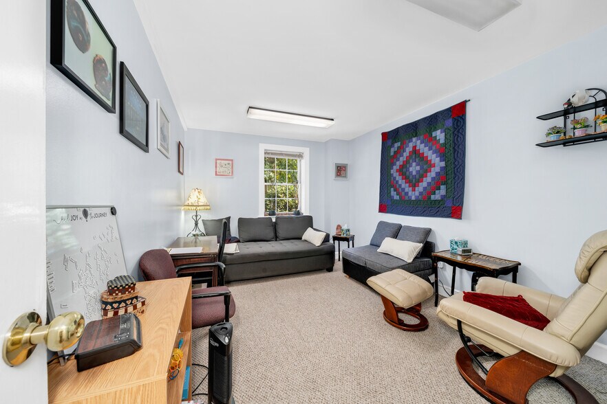 More Photos Of 58 Main St, Topsfield Office For Sale