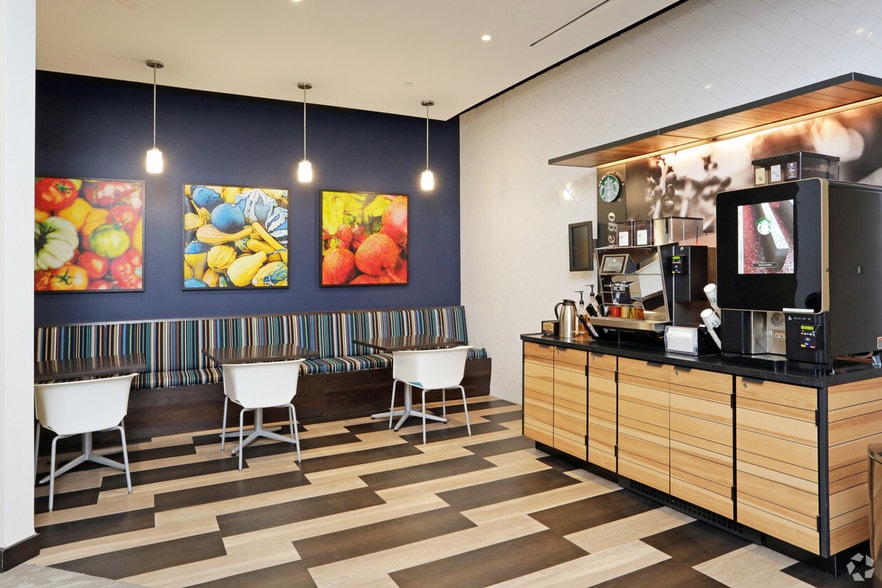 More Photos Of 18881 W Dodge Rd, Omaha Office For Lease