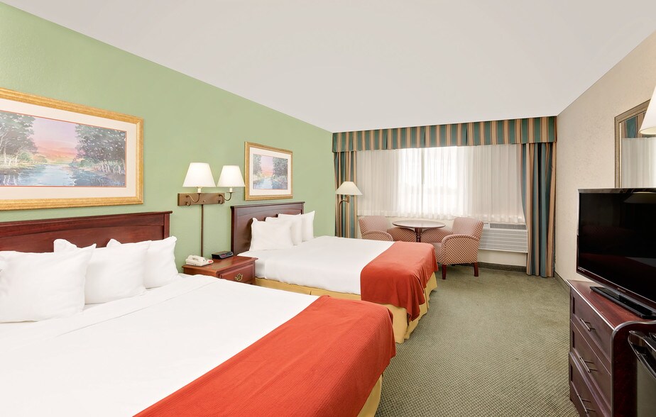 More Photos Of 325 Main St, Keokuk Hotel For Sale