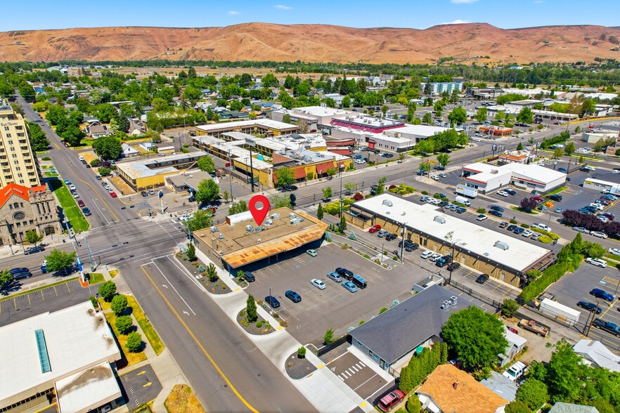 More Photos Of 602 E Yakima Ave, Yakima Storefront Retail Office For Lease