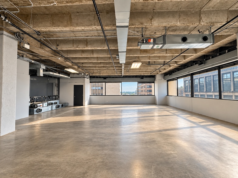 More Photos Of 425 Soledad St, San Antonio Loft Creative Space For Sale